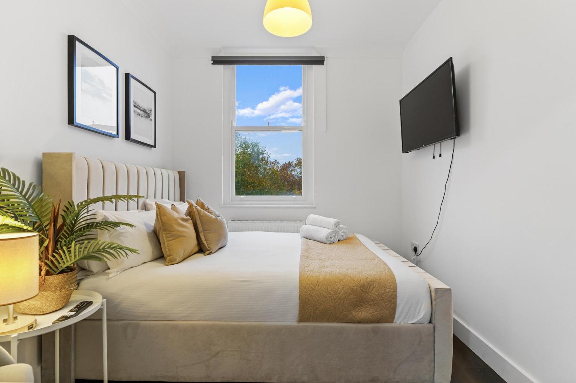 Apartament Affordable One Bedroom & In