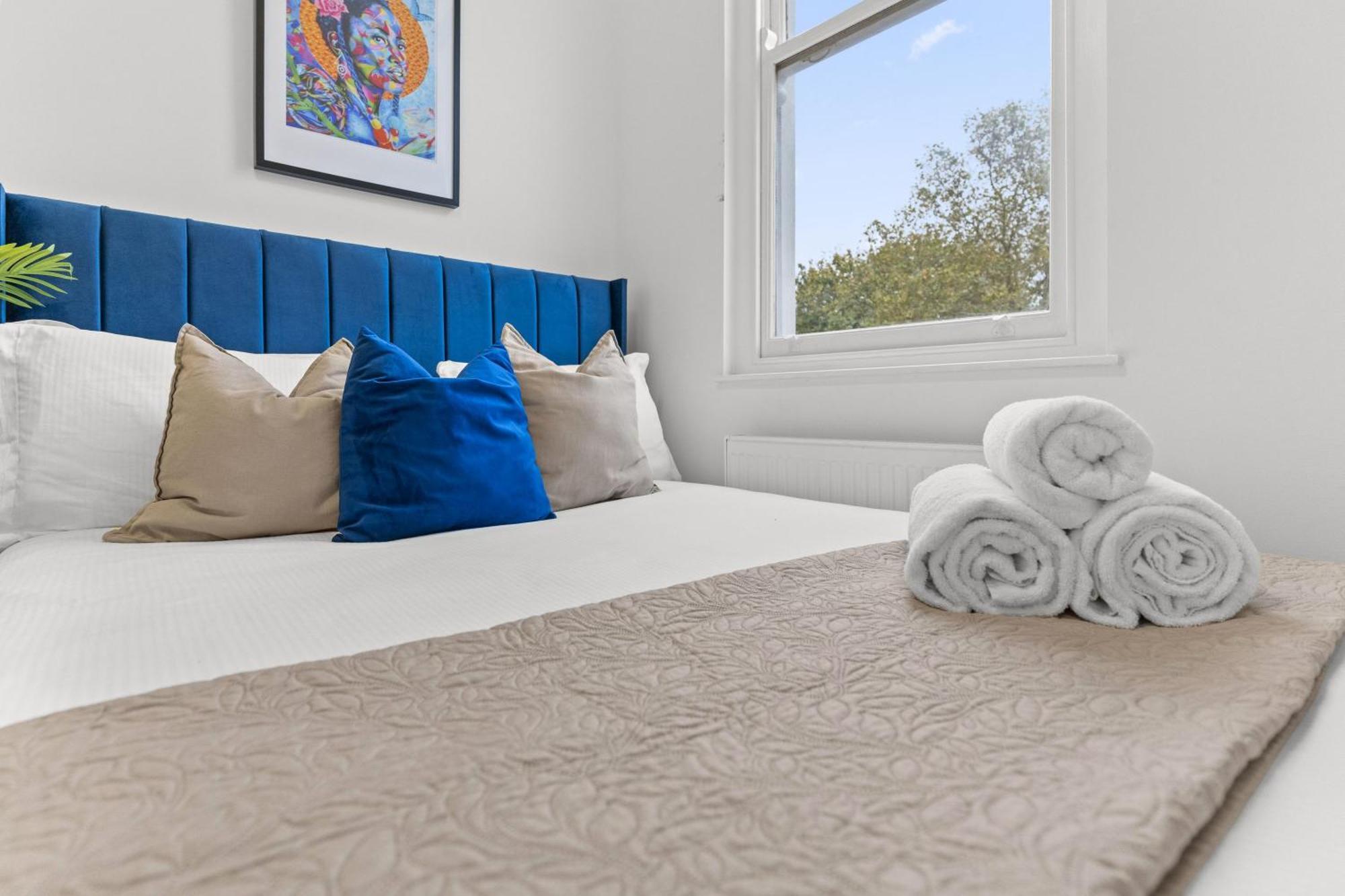 Affordable One Bedroom & In Apartament Londra