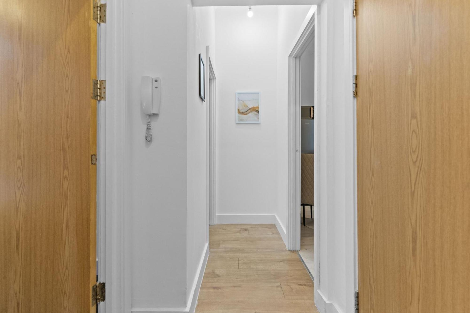 Affordable One Bedroom & In Apartament *
