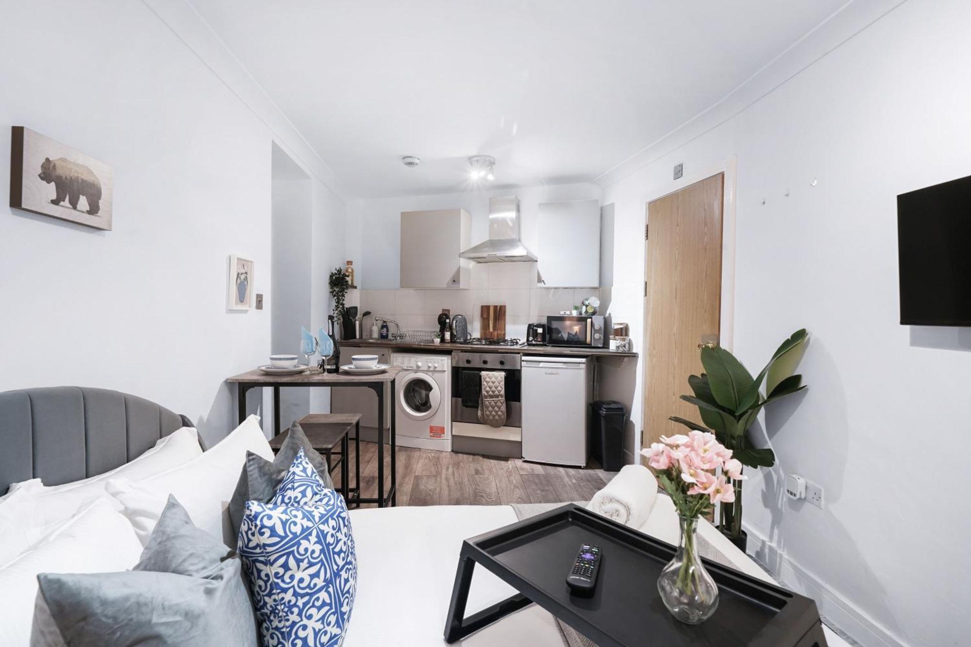 Affordable One Bedroom & In Apartament