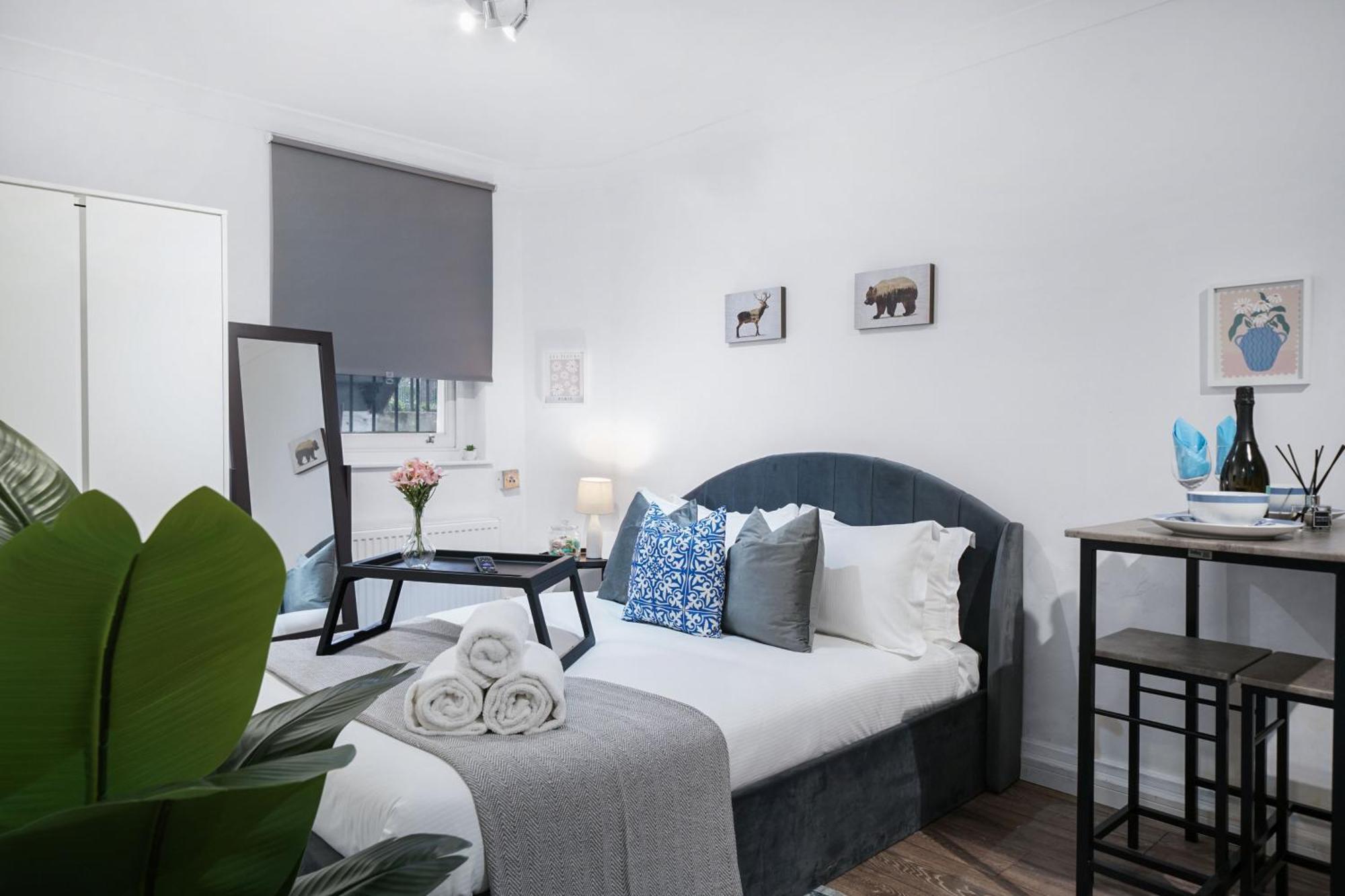 Apartament Affordable One Bedroom & In
